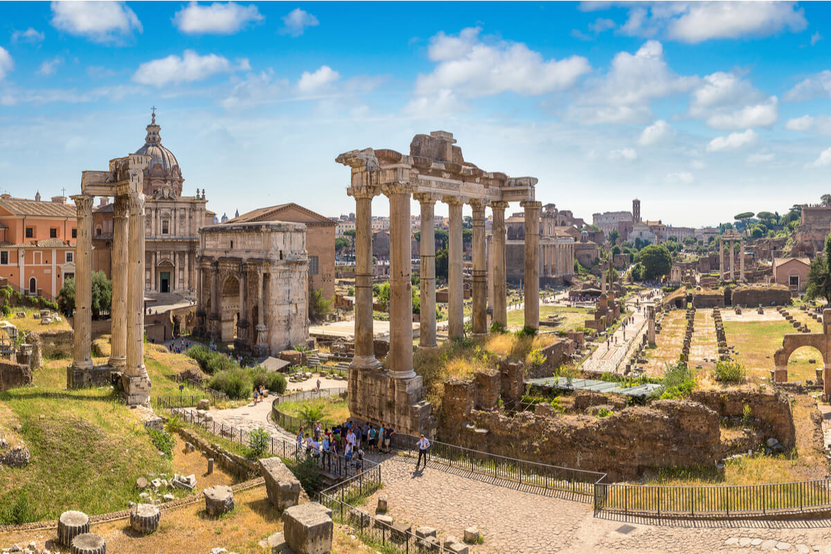 Un Recorrido Por El Emblemático Foro Romano - Travel Plannet